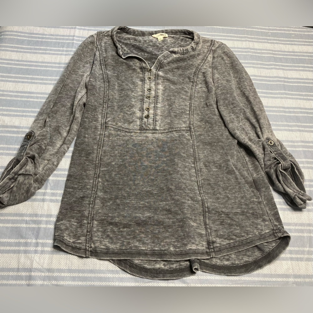 Jane & Delancey gray Henley style shirt.